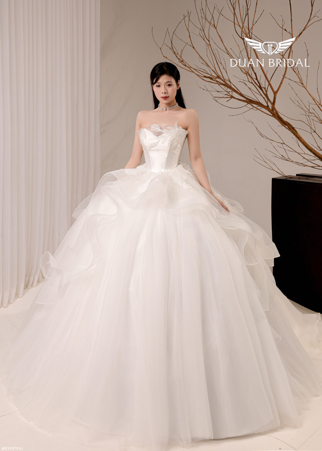 Misty - sleeveless ball gown wedding dress - 4