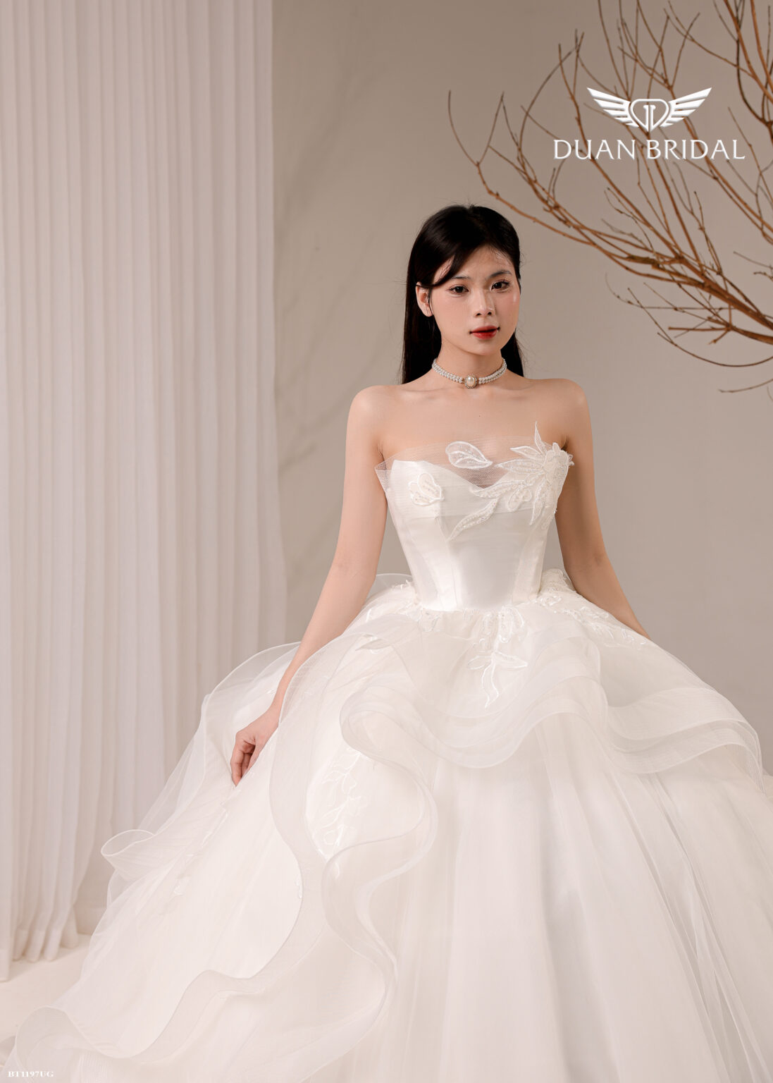 Misty - sleeveless ball gown wedding dress
